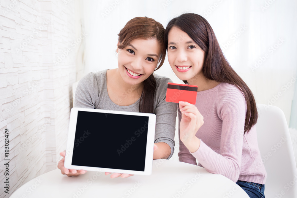 young girls shopping on internet young girls shopping on internet