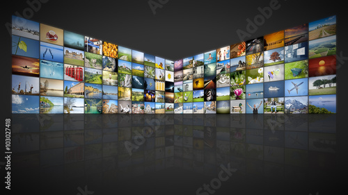 100 screens video wall