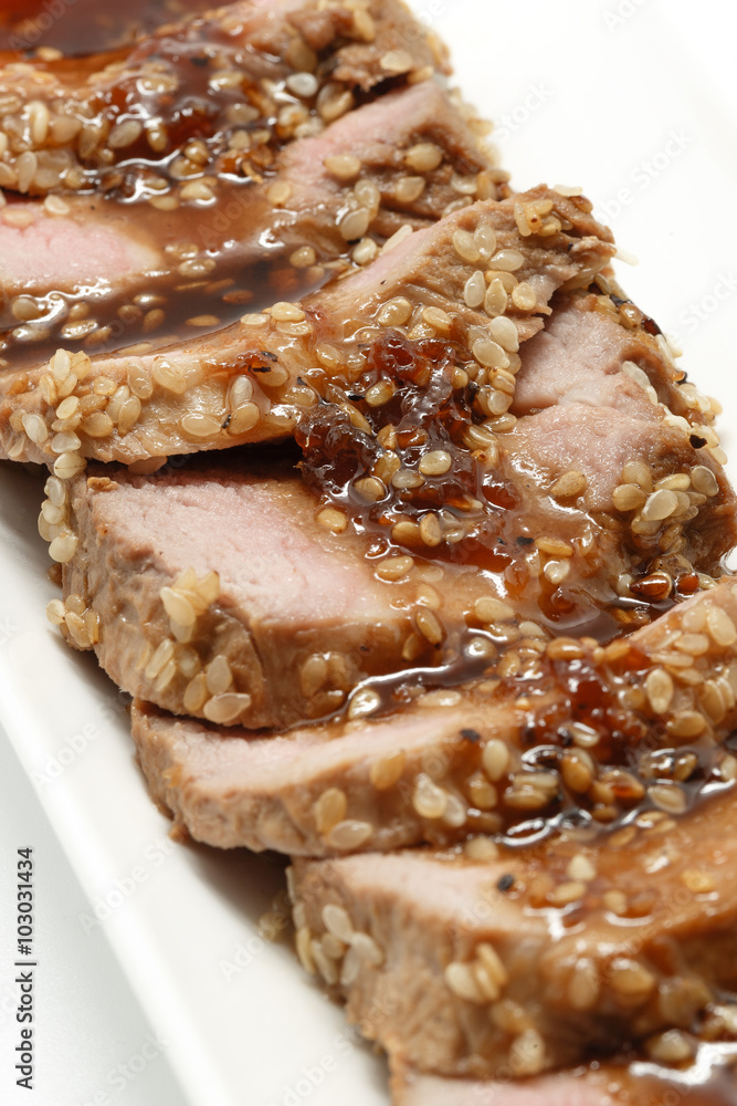 Pork tenderloin with teriyaki sauce and sesame Pork tenderloin with teriyaki sauce and sesame