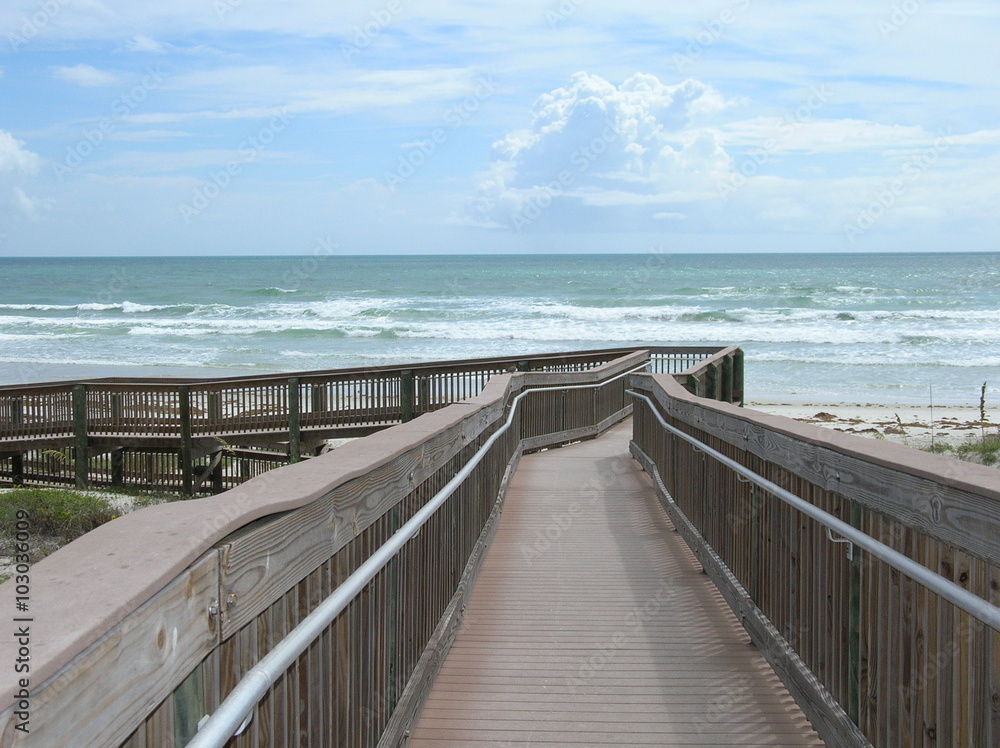 Fototapeta premium Walkway to Paradise