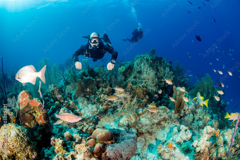 Fototapeta premium Sidemount diving on a Coral Reef