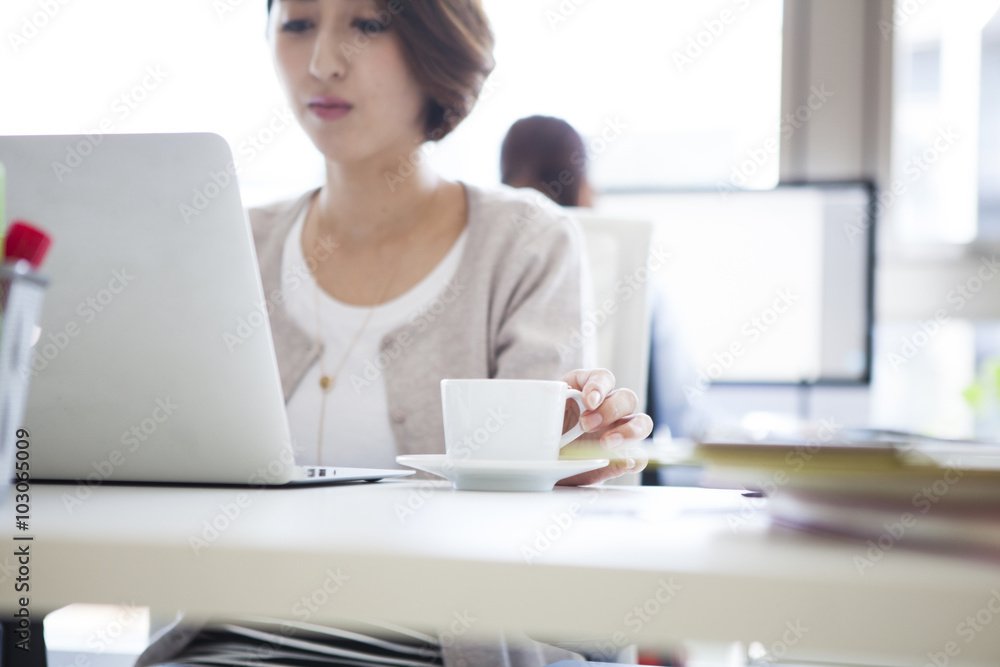 Women are the paper work in the office Women are the paper work in the office