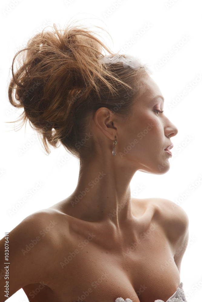 Fototapeta premium Brides profile with fashion hairstyle