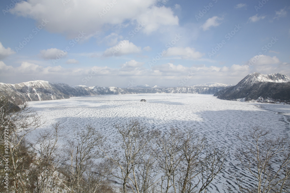 Lake Masyu in winter. Lake Masyu in winter.