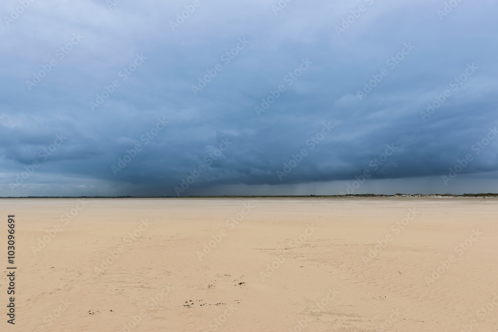 Unwetter am Strand von St Peter Ording, Nordsee