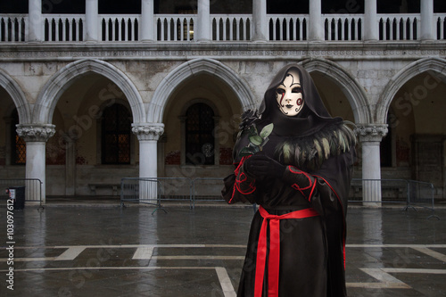 Maske in Venedig © pixelleo