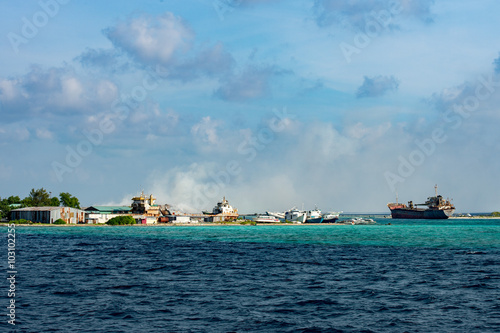 maldiives rubbish island garbage in flames photo