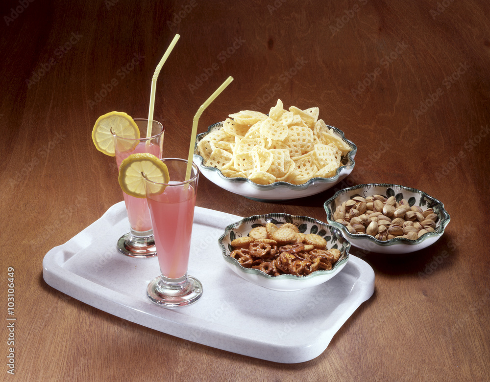 Aperitivo con salatini Aperitivo con salatini