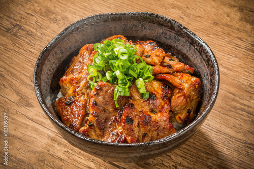 ブランド豚肉で作る豚丼 Delicious food of pork bowl Japan