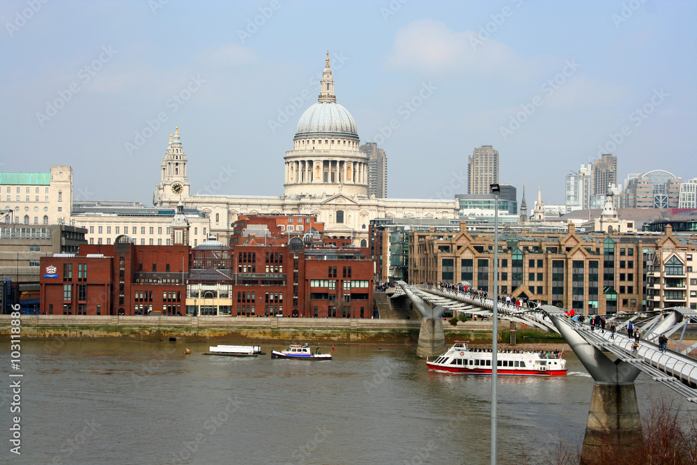 Postcard view of London. St. Paul's Cathedral and the Millennium bridge (London, England).