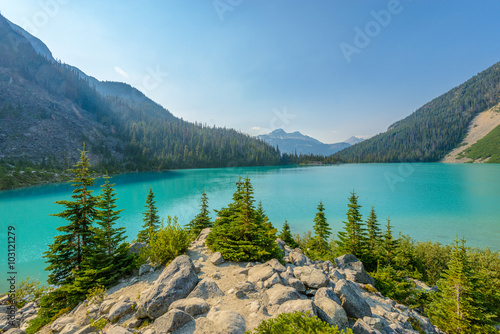 Fototapeta Naklejka Na Ścianę i Meble -  Majestic mountain lake in Canada. Upper Joffre Lake Trail View.