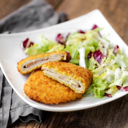 Tableau sur toile cordon bleu & salade 1