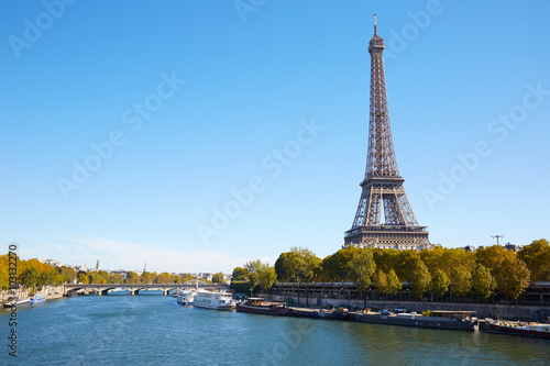 Eiffel tower and Seine river in a clear sunny day, autumn in Paris © andersphoto