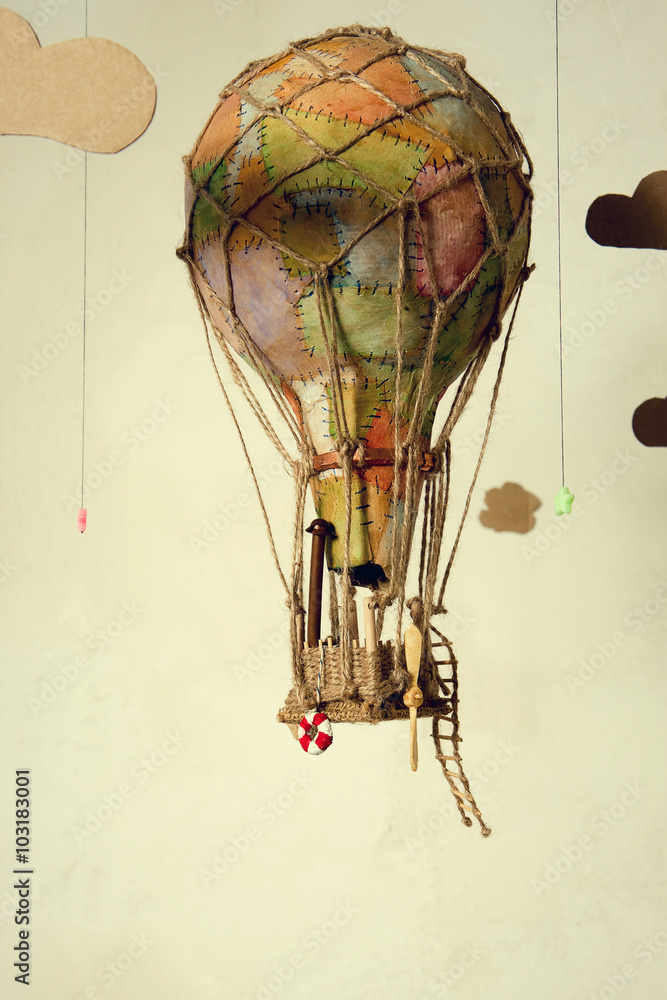 Naklejka premium Old steampunk air balloon