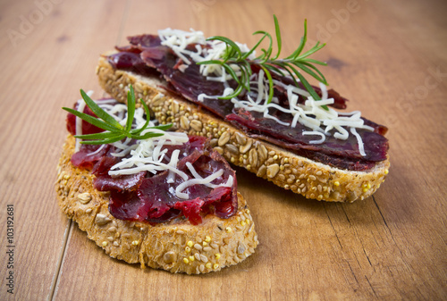 bocados de cecina