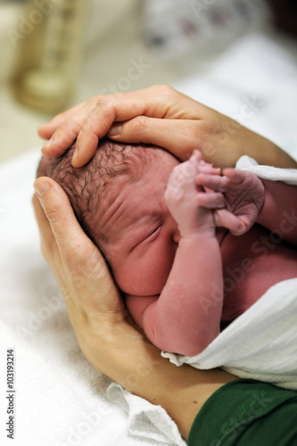 Baby direkt nach geburt