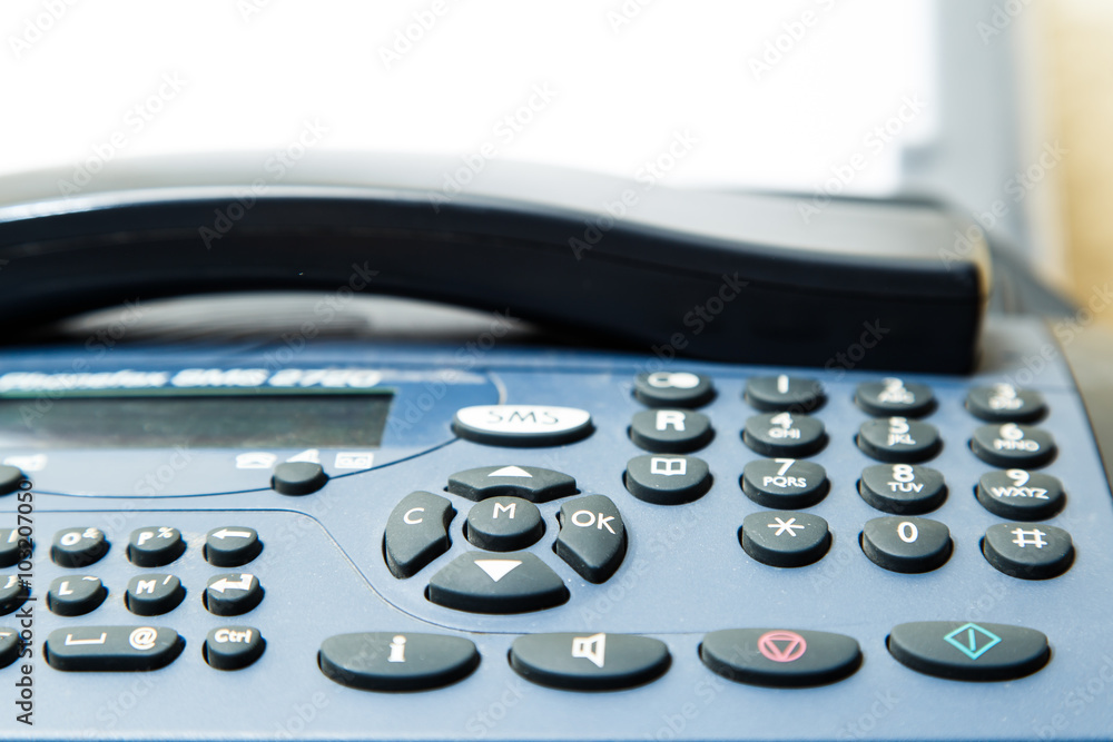 Telefon und Fax im Büro