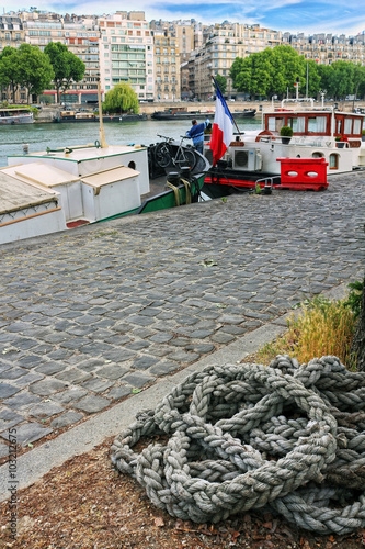 port de plaisance sur la Seine photo