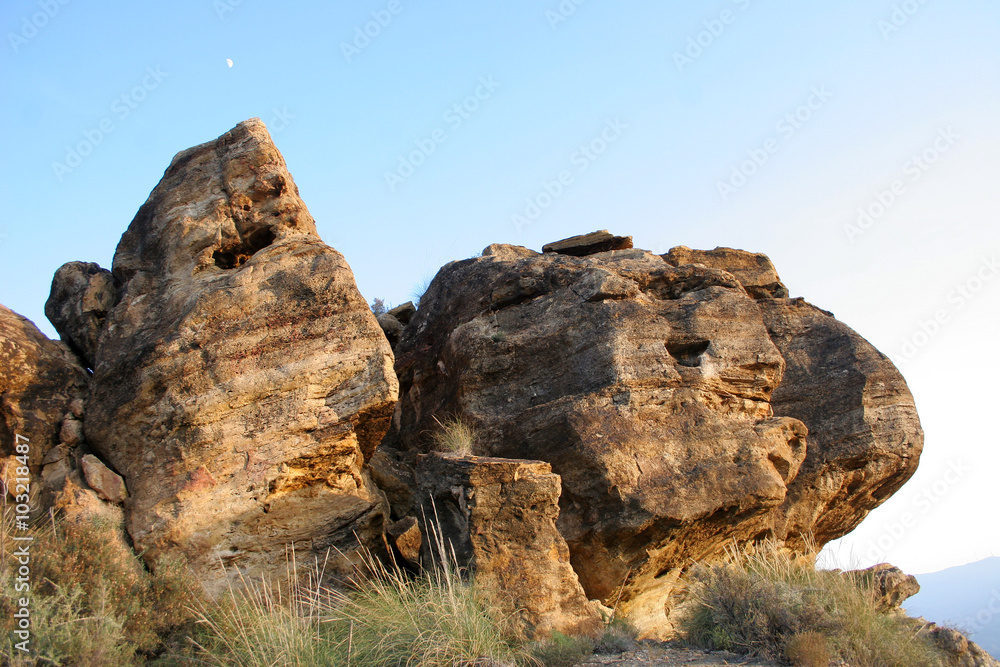 rocas con forma de moais