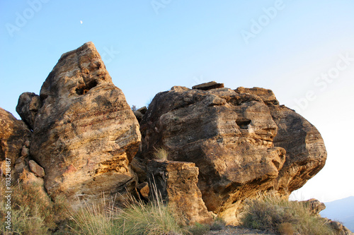 rocas con forma de moais