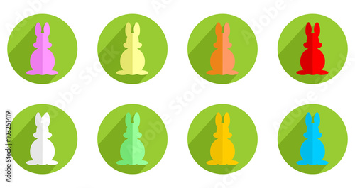 Bunter Hase vor grünem, rundem Hintergrund