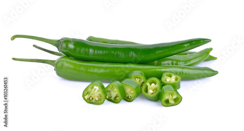 Photo green chili on white background