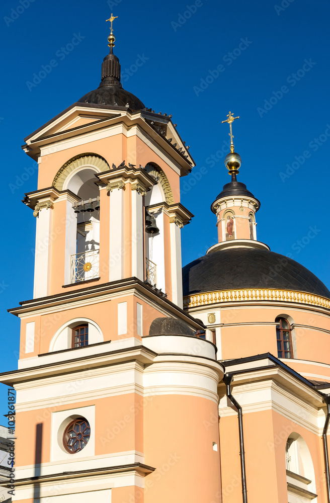 Fototapeta premium Church of St. Barbara in street Varvarka, Russia