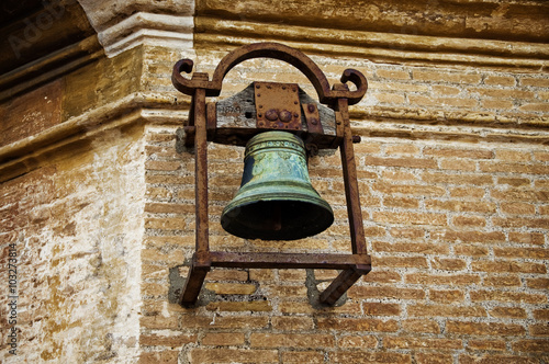 Zabytkowy dzwon w Watykanie