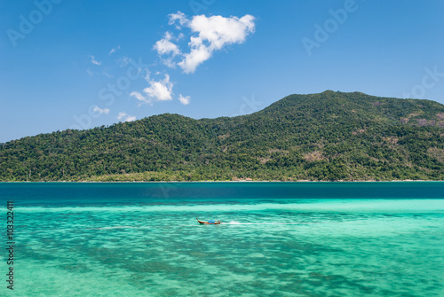 Fototapeta Naklejka Na Ścianę i Meble -  Beautiful Island and turquoise sea, Lipe island, Satun Province of southwest Thailand