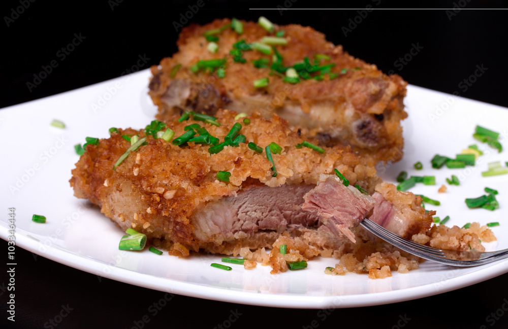 Roasted beef with herbed bread crust