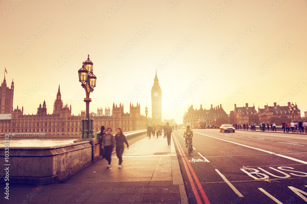 Obraz premium Westminster Bridge at sunset, London, UK