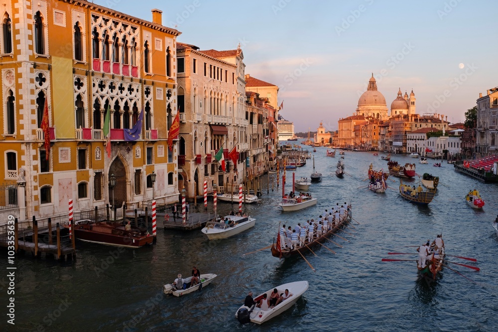 Fototapeta premium Regata storica in Venedig