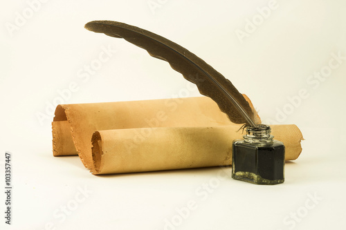 Bilde på lerret Roll of parchment with a pen and inkwell