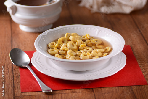 tortellini in brodo