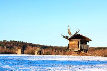 Keuken achterwand Molens Winterlandschap met traditionele molens  © pingvin57