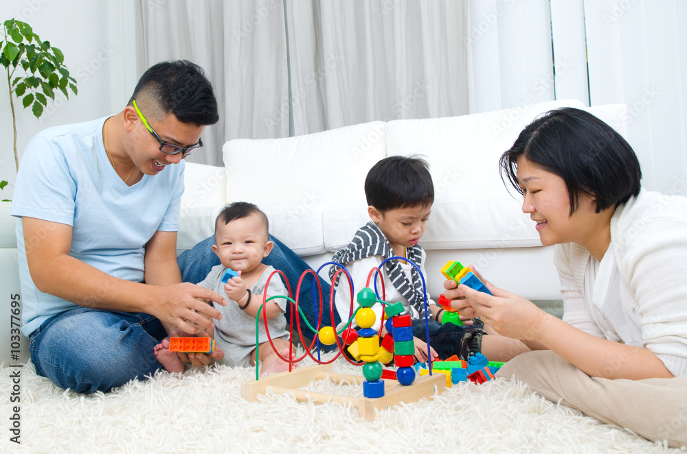 Fototapeta premium Asian family