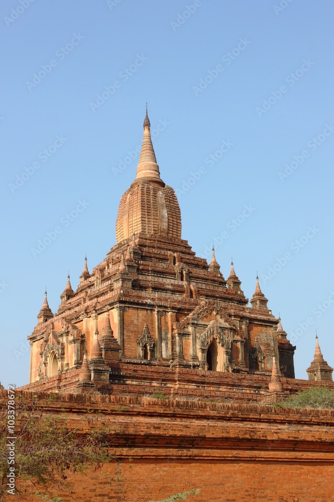 Fototapeta premium Sulamani,old Buddhist temples and pagodas in Bagan, Myanmar 