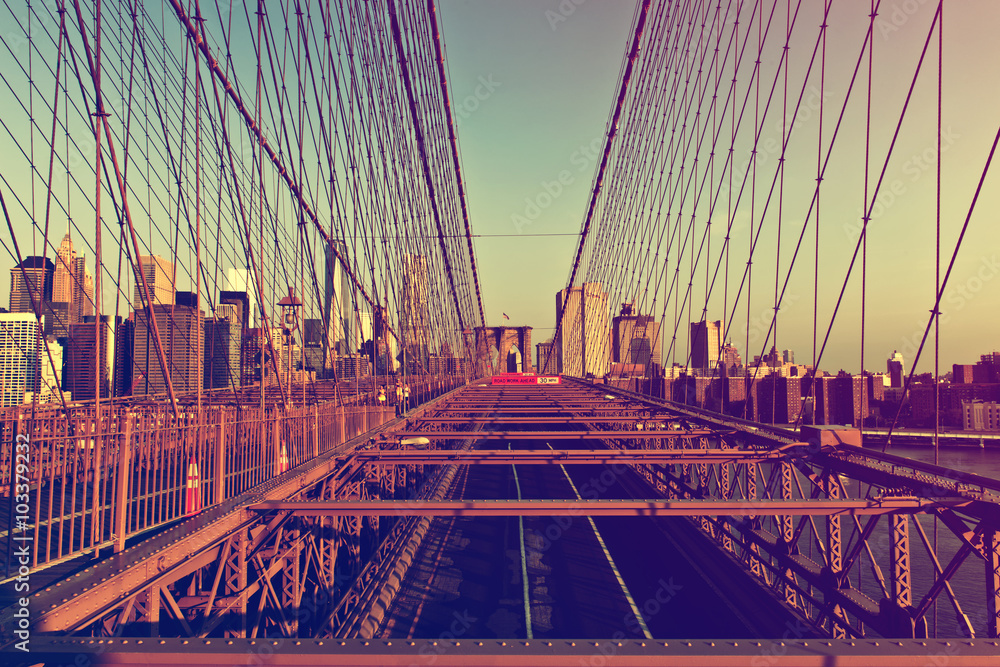 Obraz premium Brooklyn Bridge and Manhattan Skyline at Sunset
