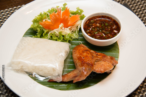  grilled chicken wing and sticky rice