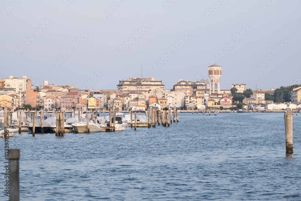 Chioggia mit Hafen in der Lagune von Venedig,