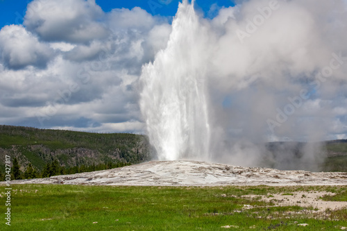 Old Faithful Geyser in Yellowstone NP