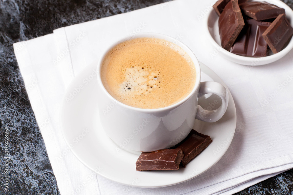 Fototapeta premium freshly made espresso shot with chocolate