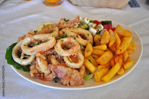 Tintenfischringe in Taverne auf der Insel Kreta