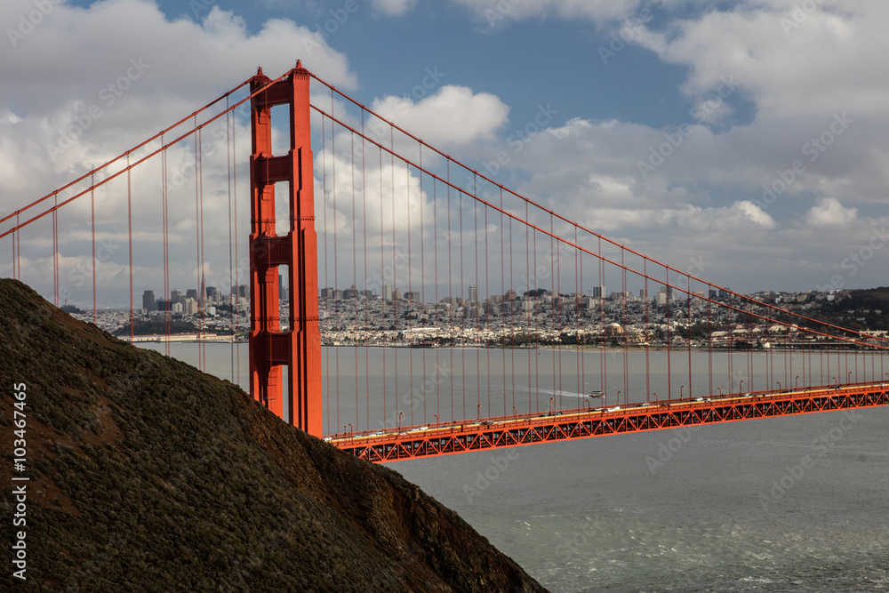 Fototapeta premium Golden Gate Bridge and San Francisco