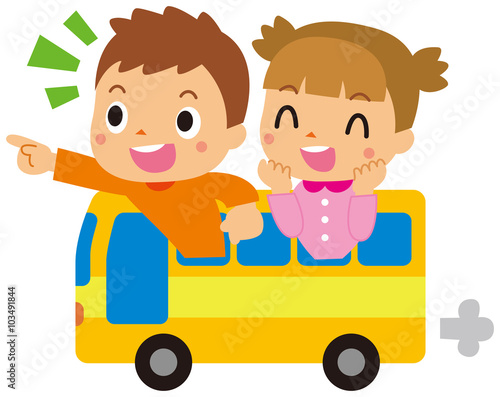 バスに乗る子供
