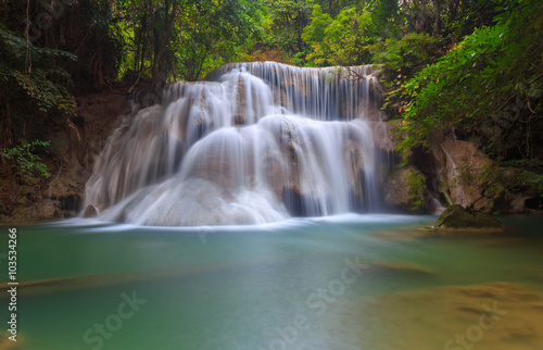 Fototapeta Naklejka Na Ścianę i Meble -  waterfall huay mae khamin in Kanchanaburi province,Thailand