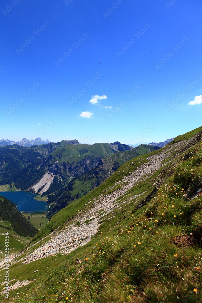 Naklejka premium Bezaubernde Landschaft