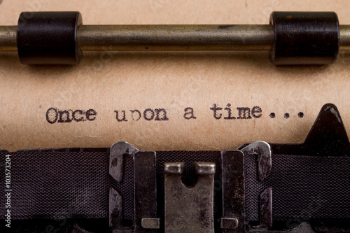 Canvastavla typed words on a Vintage Typewriter
