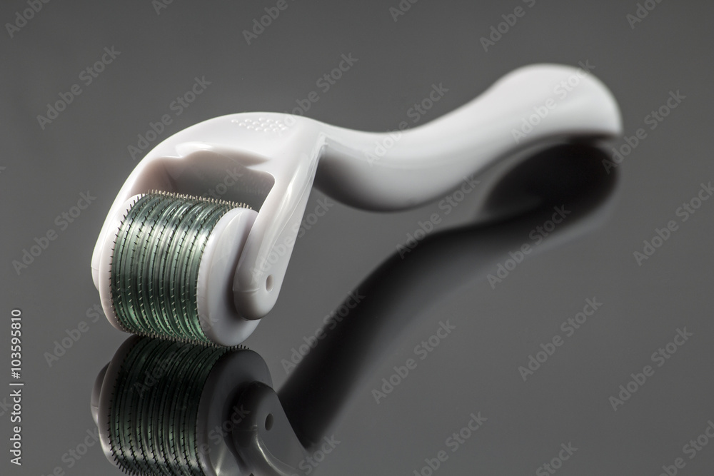 Derma roller for medical micro needling therapy. Tool also known as: Derma  roller, mesoroller, meso-roller, mesopen. foto de Stock | Adobe Stock