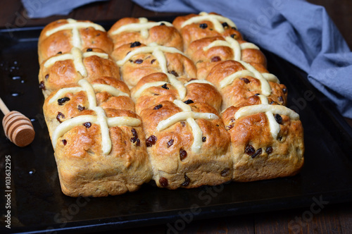 Homemade Easter Hot Cross Buns 